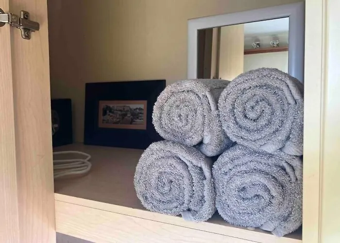 Entire Studio With Private Parking And Balcony